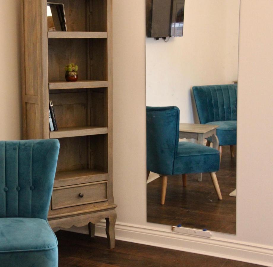Upstairs At 33 - Self Check In Boutique Accommodation In Worcester Centre Dış mekan fotoğraf