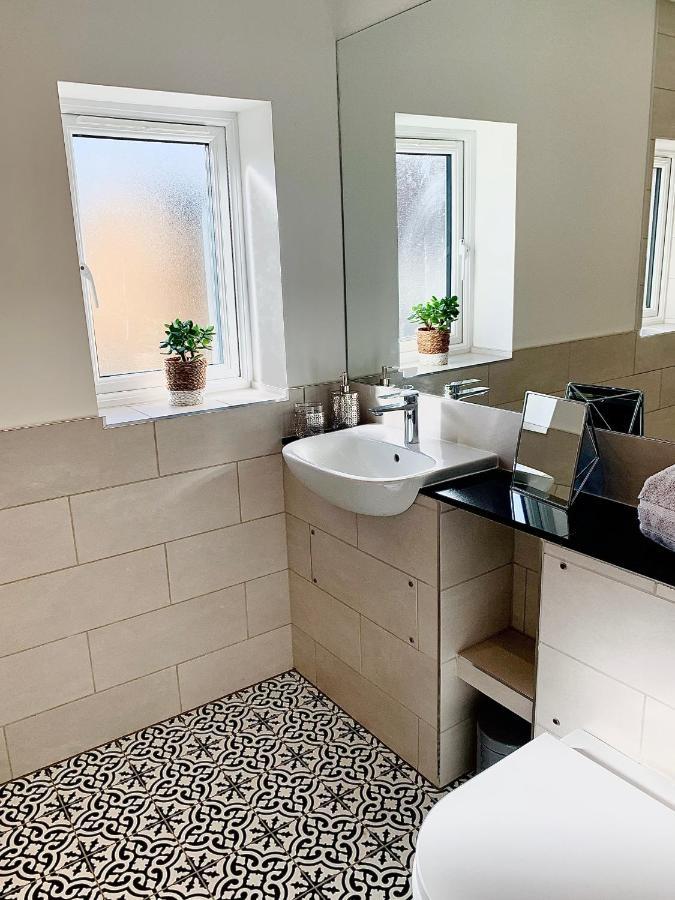 Upstairs At 33 - Self Check In Boutique Accommodation In Worcester Centre Dış mekan fotoğraf