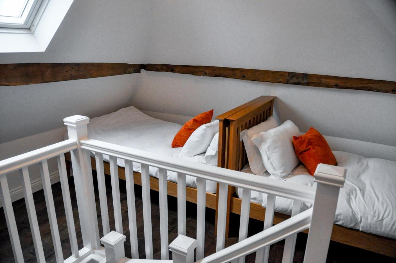 Upstairs At 33 - Self Check In Boutique Accommodation In Worcester Centre Dış mekan fotoğraf